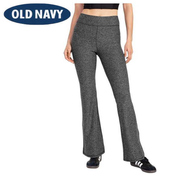 027 NWT Old Navy High-Waisted CloudComfy Flare Leggings - Picture 2 of 4